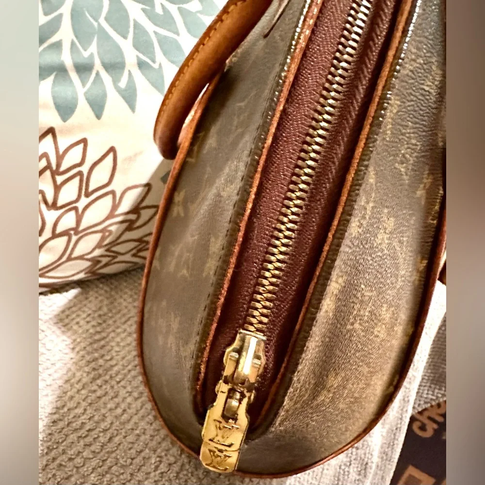 Louis Vuitton Monogram Ellipse PM Handbag - Picture 5 of 16
